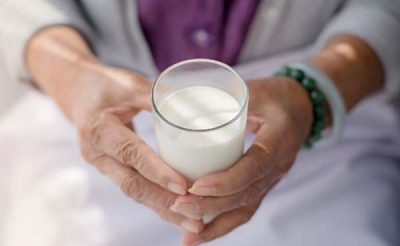 Bệnh nhân ung thư có uống sữa được không
