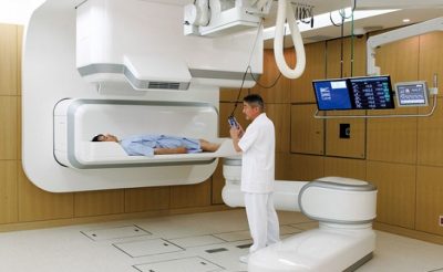Ưu điểm của xạ trị ion nặng tại Nhật Bản trong điều trị ung thư đại tràng