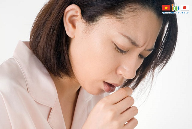 Khối u thanh quản chèn ép lên vùng hầu họng khiến người bệnh gặp khó khăn khi ăn uống